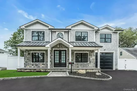 9 Hill Dr, Glen Head, NY 11545