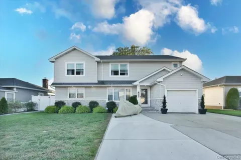 2093 Baylis Ave, Elmont, NY 11003