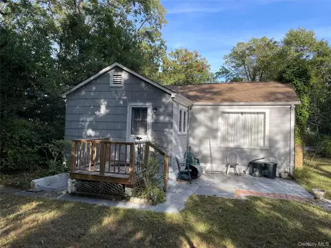 40 Fulton Ave, Mastic, NY 11950