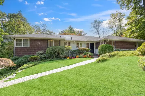 62 The Hemlocks, North Hempstead, NY 11576