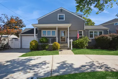3515 Oceanside Rd, Oceanside, NY 11572