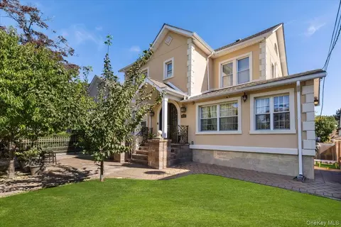 605 S 6th Ave, Mount Vernon, NY 10550