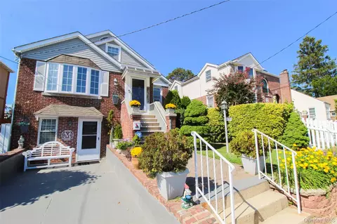3221 Giegerich Pl, New York, NY 10465