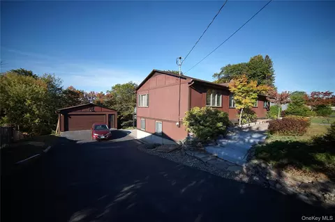 24 Oak Dr, Monroe, NY 10950