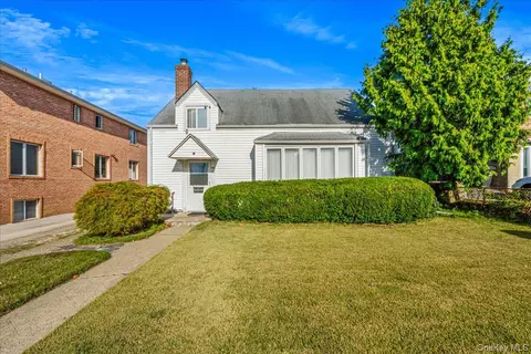 64-65 Cloverdale Blvd, New York, NY 11364
