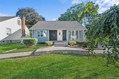 53 E 13th St, Huntington Station, NY 11746