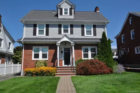 54 Lincoln Ave, White Plains, NY 10606