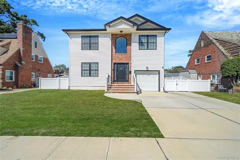 41 Eldridge Ave, Hempstead, NY 11550