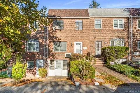 58-15 Clearview Expy, New York, NY 11364