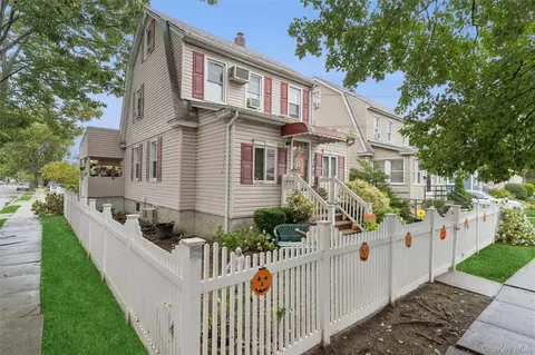 128 Fairfield St, Valley Stream, NY 11581