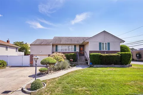 3373 Lawrence Ave, Oceanside, NY 11572