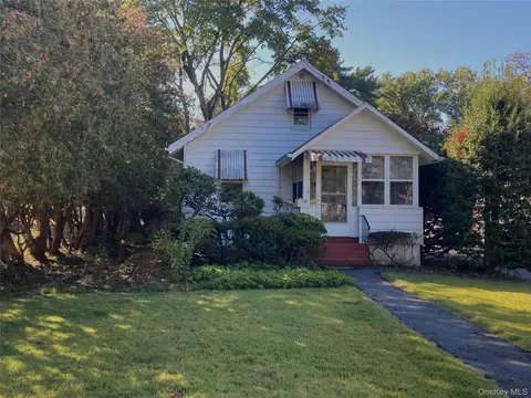 19 Palmer Ave, Clarkstown, NY 10954