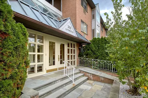 300 Livingston Ave #2D, Mamaroneck, NY 10543