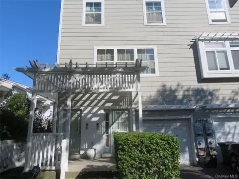 216 Beach 79th St, Far Rockaway, NY 11693