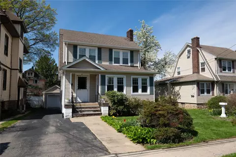 30 Lispenard Ave, New Rochelle, NY 10801