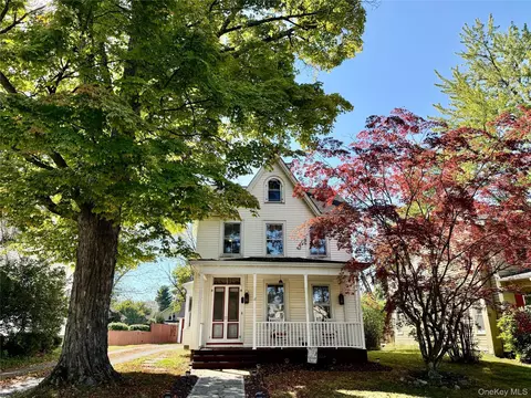 42 Bona Ventura Ave, Shawangunk, NY 12589