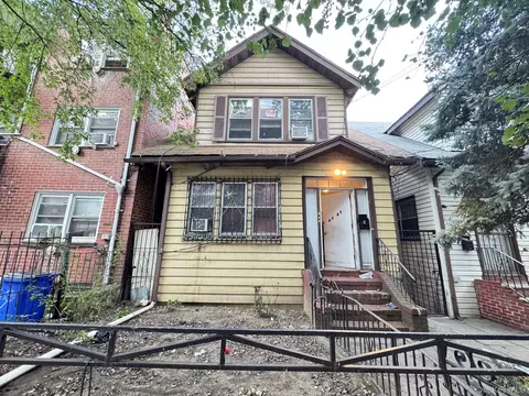 41-41 Denman St, Elmhurst, NY 11373