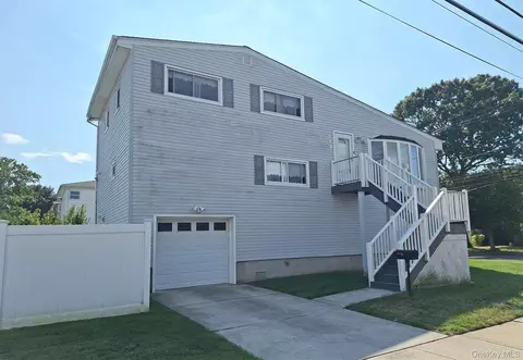 173 Cedar St, Freeport, NY 11520