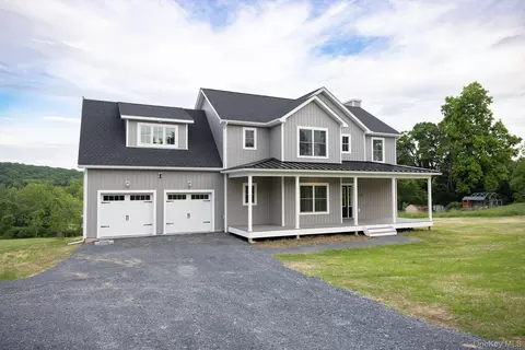 750 Ridgebury Rd, Wawayanda, NY 10973