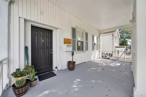 7 Orchard St, Middletown, NY 10940
