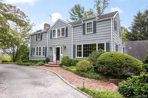 1276 Ridge Rd, Syosset, NY 11791