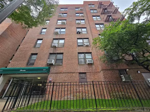 33-06 92nd St #6M, Jackson Heights, NY 11372