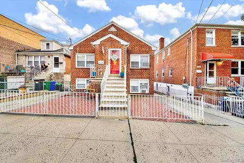 3226 Ampere Ave, New York, NY 10465