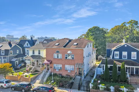 2315 Healy Ave, New York, NY 11691