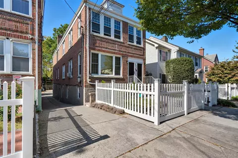 1395 Kearney Ave, New York, NY 10465