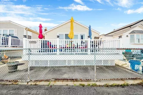 6 Edgewater Park #6D, New York, NY 10465