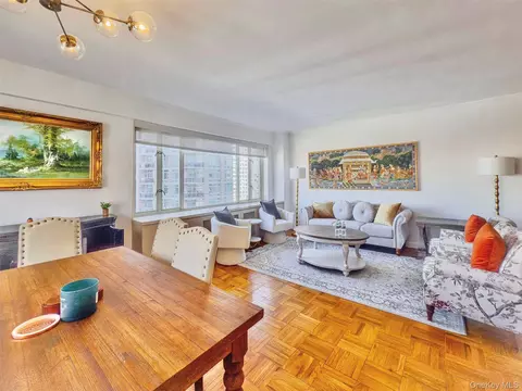 166 E 63 St #10C, New York, NY 10065