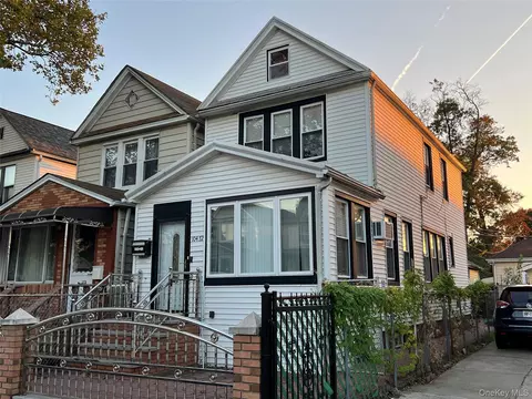 10472 127th St, South Richmond Hill, NY 11419