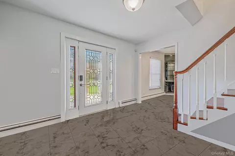 Entry Way - 19 Dumond Pl, Coram, NY 11727 photo 2 of 3