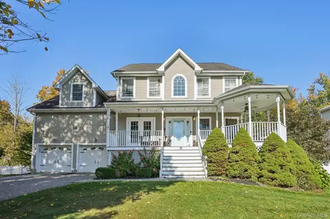 18 Baron Dr, Warwick, NY 10990
