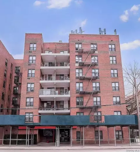 38-25 Parsons Blvd #3H, Flushing, NY 11354
