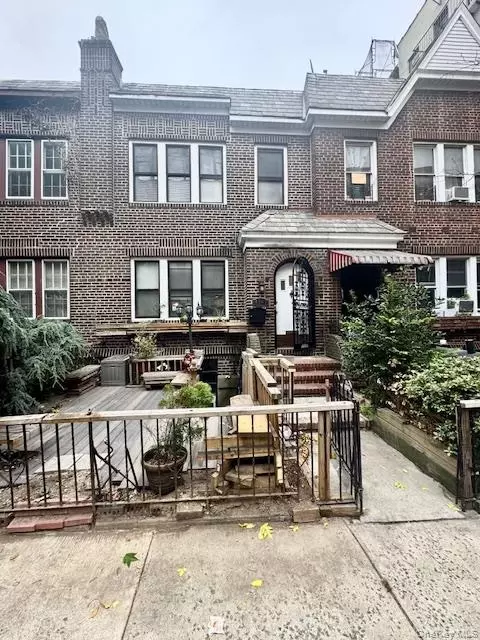 45-47 43 St, Sunnyside, NY 11104