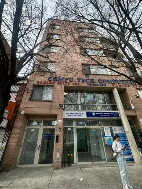 40-24 76 St #3B, Elmhurst, NY 11373