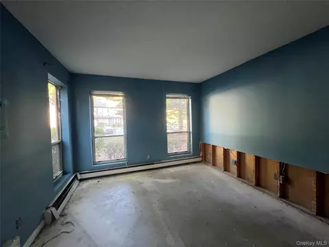 Living - 31 Bleakley Dr, Peekskill, NY 10566 photo 5 of 5