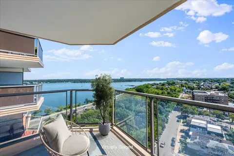 18-15 215th St #15B, New York, NY 11360