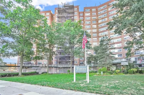 6120 Grand Central Pkwy #B605, New York, NY 11375