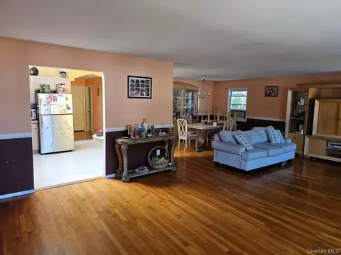 638 May St, Hempstead, NY 11550