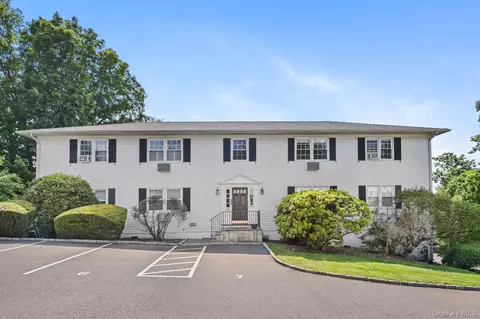 47 Valley Rd #B3, Cos Cob, CT 06807