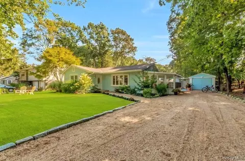 430 Grove Rd, Southold, NY 11971