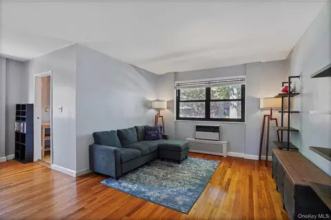 84-18 155th Ave #1R, New York, NY 11414