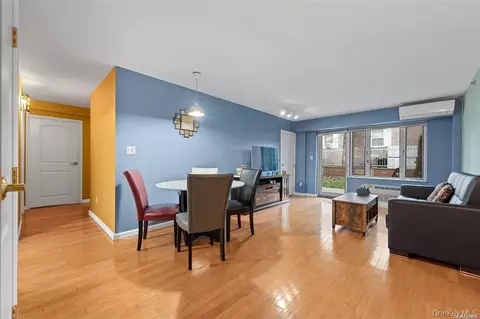 64-34 Grand Central Pkwy #1B, Forest Hills, NY 11375