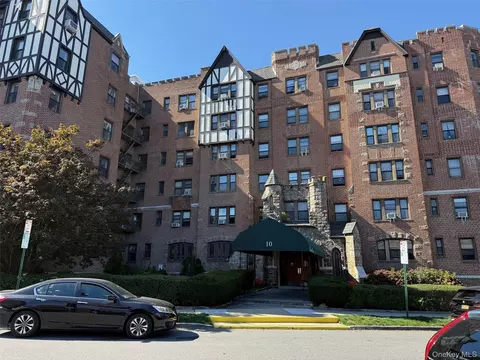 10 Nosband Ave #3A, White Plains, NY 10605