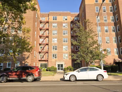 30-11 Parsons Blvd #4O, New York, NY 11354