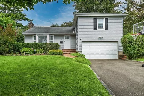 143 Garden St, Garden City, NY 11530