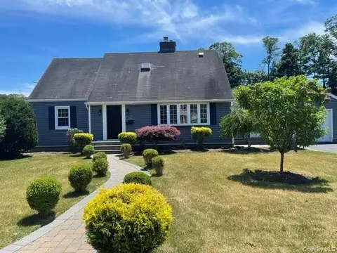 3208 Linden St, Wantagh, NY 11793