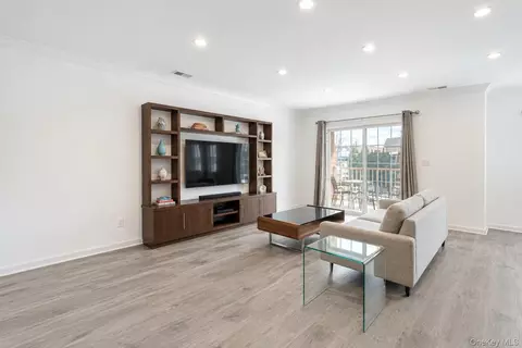 12303 Lax Ave #B, College Point, NY 11356